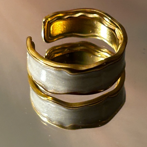 Ring - Picture 4 of 8